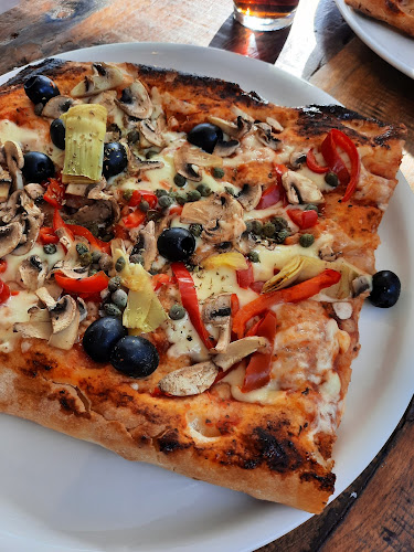 Bella Mare - Restaurang, Pizza, Bar - Gastronomi och hotellverksamhet