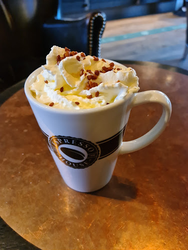 Opinii despre Espresso House Södertälje în Södertälje - Gastronomi och hotellverksamhet