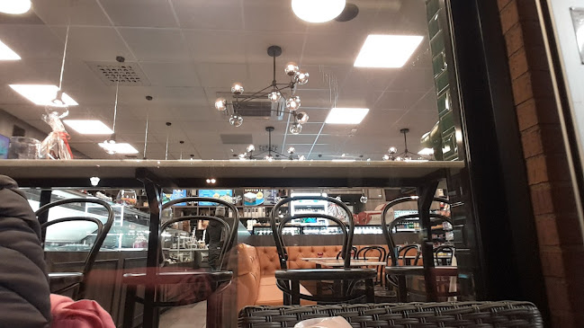 Humus Hus - Gastronomi och hotellverksamhet