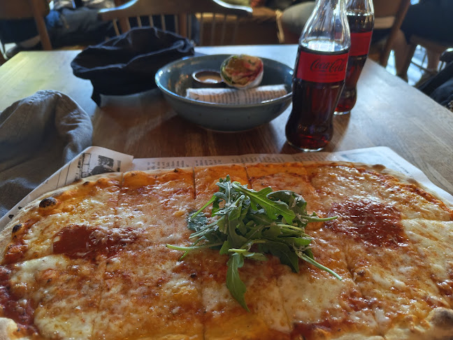 Mocca deli Örebro - Gastronomi och hotellverksamhet