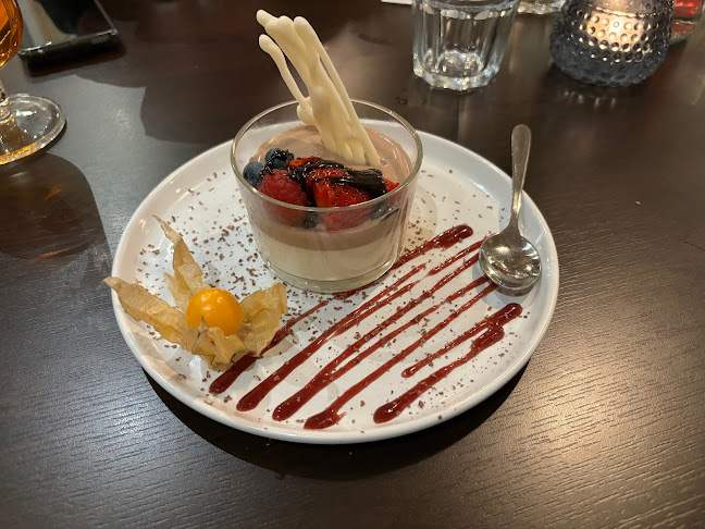 Aqua Restaurang & Bar - Hedåskiosken - Gastronomi och hotellverksamhet