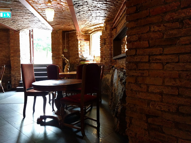 Café Berlin Phone number