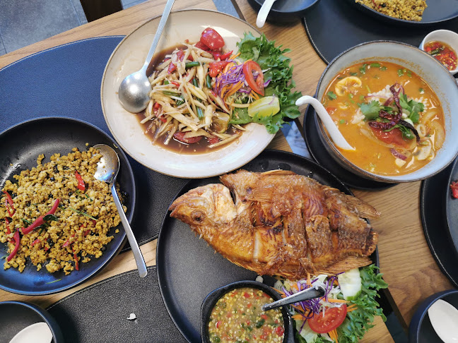 Opinii despre Rimlay thaikök în Nacka Strand - Gastronomi och hotellverksamhet