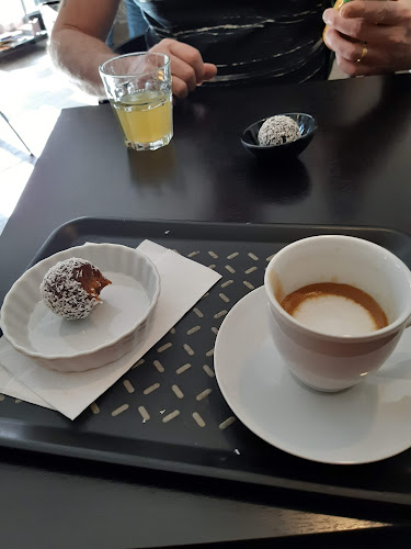 Opinii despre Adams Kafé în Skarpnäck - Gastronomi och hotellverksamhet