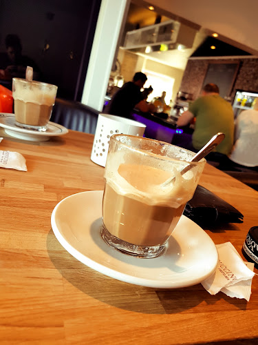 Cozy Corner Café - Gastronomi och hotellverksamhet