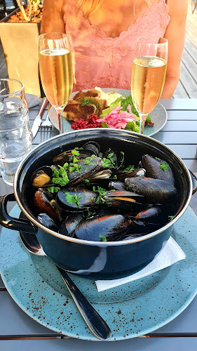 Strandpiren Phone number