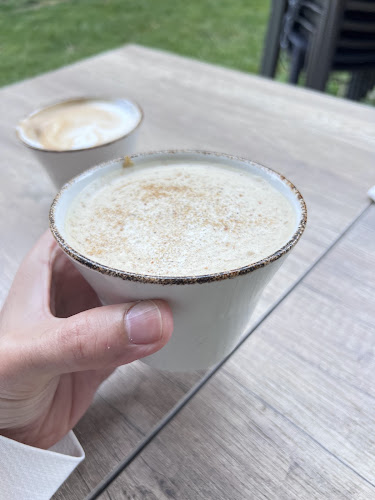 Graffiti Cafe - Gastronomi och hotellverksamhet