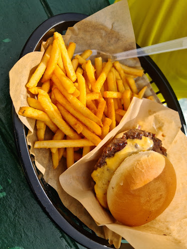 E4-baren - Gastronomi och hotellverksamhet