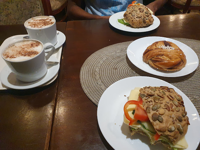 Café Giffi Phone number