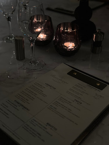 Runebergs Kvarterskrog - Gastronomi och hotellverksamhet