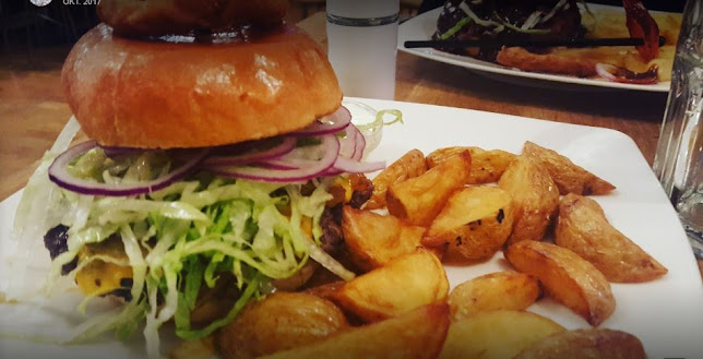 Opinii despre Tusen & 2 Trelleborg în Trelleborg - Gastronomi och hotellverksamhet