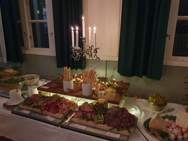 Opinii despre Östnora Festvåning, Konferens & Pub în Västerhaninge - Gastronomi och hotellverksamhet