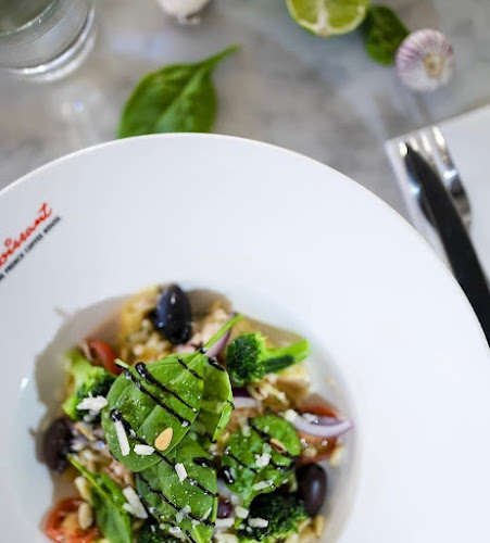 Le Croissant cafe - Gastronomi och hotellverksamhet