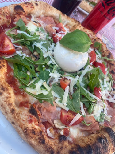 Reviews of Oliveriet - Äkta Italiensk Pizzeria, Restaurang Och Deli i Karlstad in Karlstad - Gastronomi och hotellverksamhet