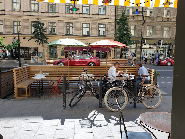 THE ITALIAN COUSINS Open Times