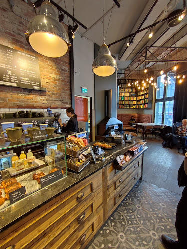 Reviews of Alviks torg in Stockholm - Gastronomi och hotellverksamhet