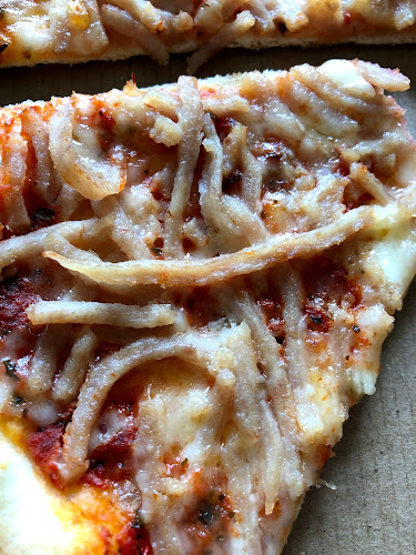 Tölö Pizza & Kiosk - Gastronomi och hotellverksamhet