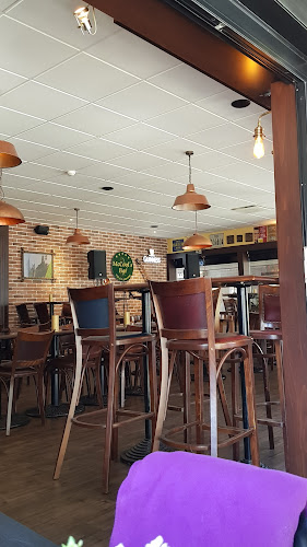 McCool's Bar - Gastronomi och hotellverksamhet