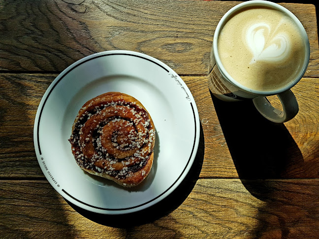 Comments and reviews of Espresso House Malmö C - vid Spår 5