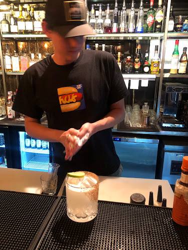 Ostindiska Ölkompaniet - Gastronomi och hotellverksamhet