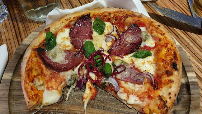 Cazanova Lounge Bar - Gastronomi och hotellverksamhet