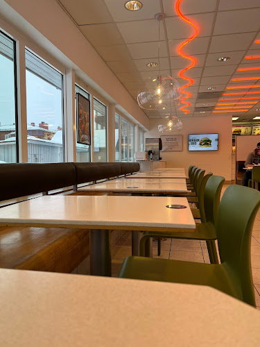 Comments and reviews of Max Burgers