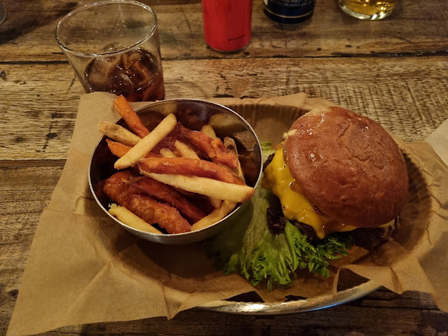 Opinii despre Beers n burgers în Karlskoga - Gastronomi och hotellverksamhet