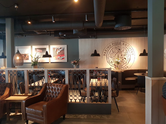 Pizza Hut Borås - Gastronomi och hotellverksamhet