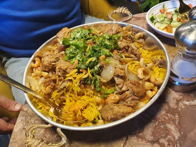 Chloe Café - Gastronomi och hotellverksamhet