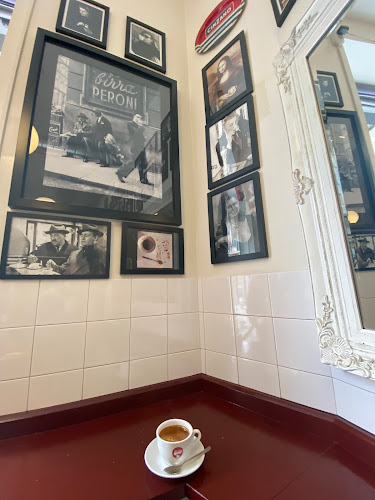 Poli Caffé - Gastronomi och hotellverksamhet