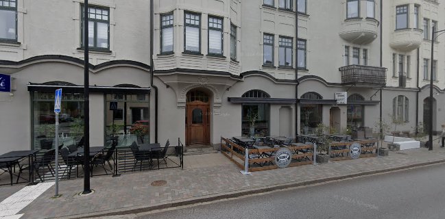 Donna Gina, Restaurang