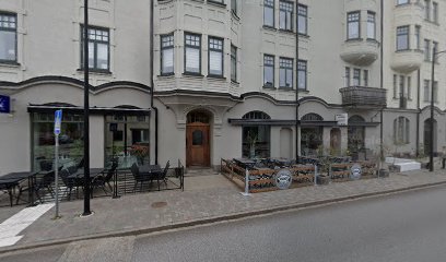 Donna Gina, Restaurang