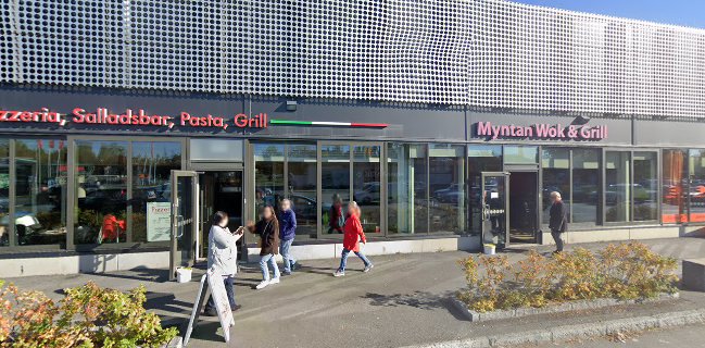 Husman's Bar & Bistro